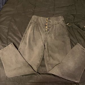 NEW W/ tag.   Forever 21 jeans